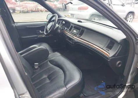 1995 Lincoln Town Car Executive z USA, uszkodzony, nr VIN 1LNLM81WXSY601533